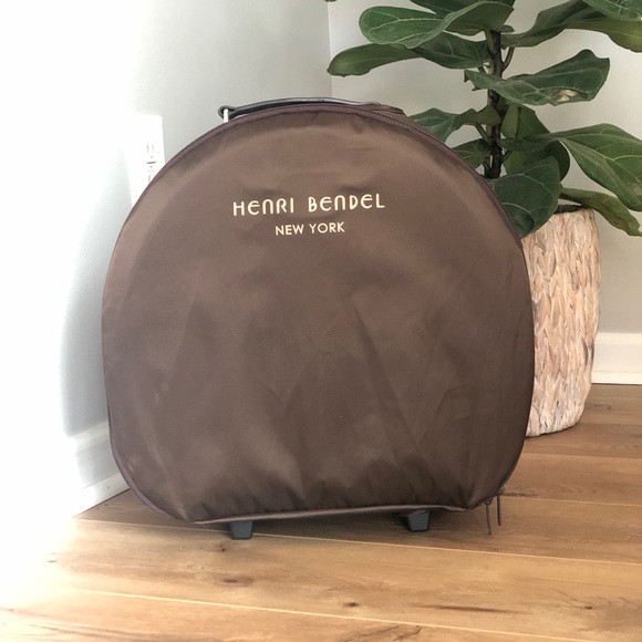 Henri Bendel Centennial Wheelie NWT - Picture 2 of 8